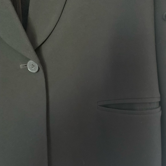 Club Monaco | Single Breasted Blazer - Picture 3 of 6